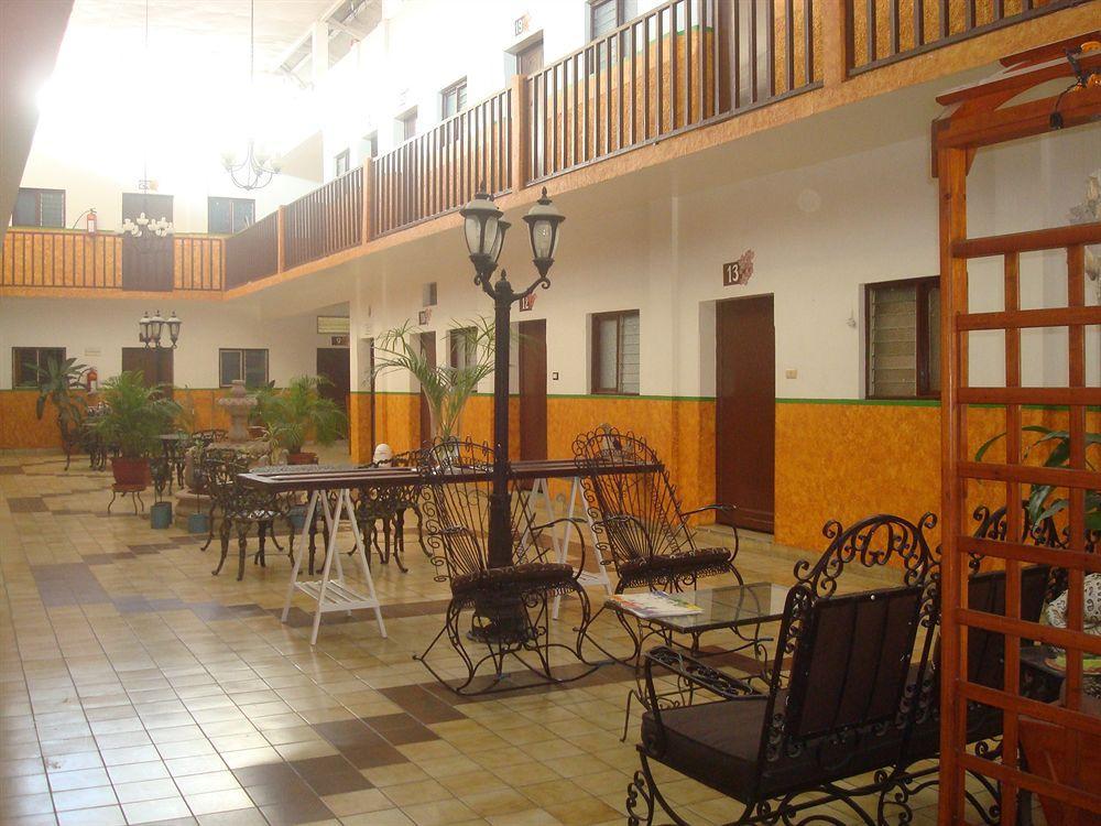 Hotel Cervantino Тапачула Екстериор снимка